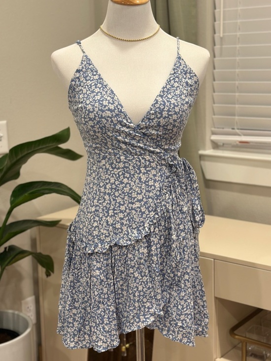 Altar'd State Dresses & Skirts - Altar'd State Light Blue and White Floral Sundress